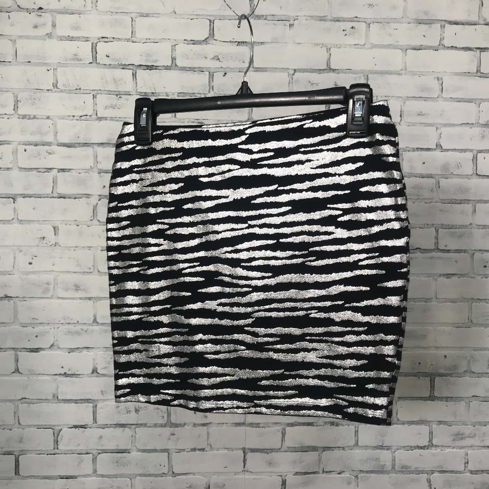 FOREVER 21 Black/Silver Mini Skirt